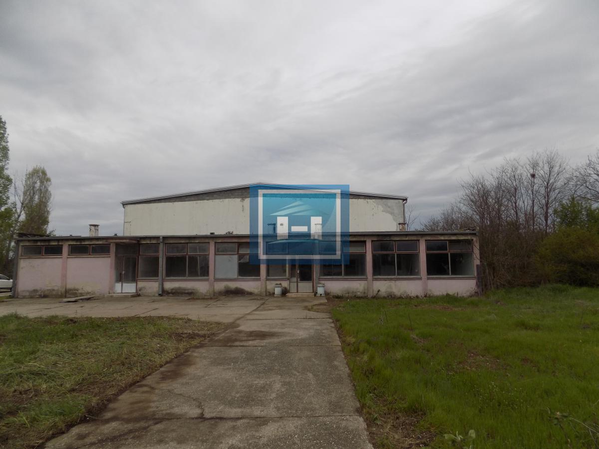 Hala za renoviranje sa kancelarijskim delom