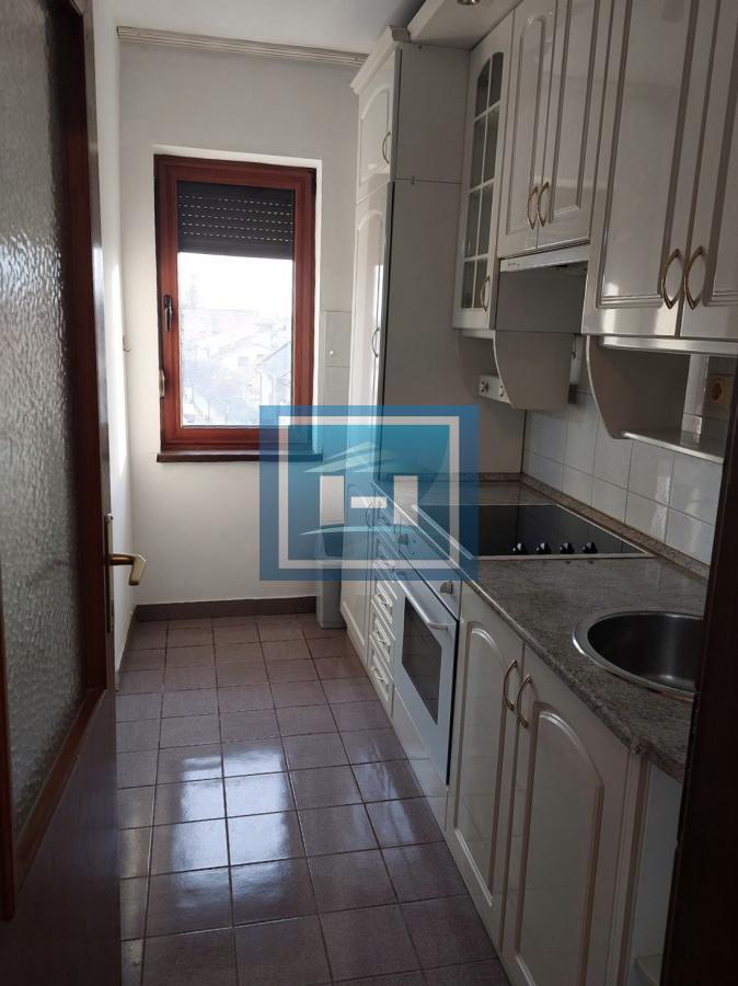 Izdajemo opremljen stan na odličnoj lokaciji!