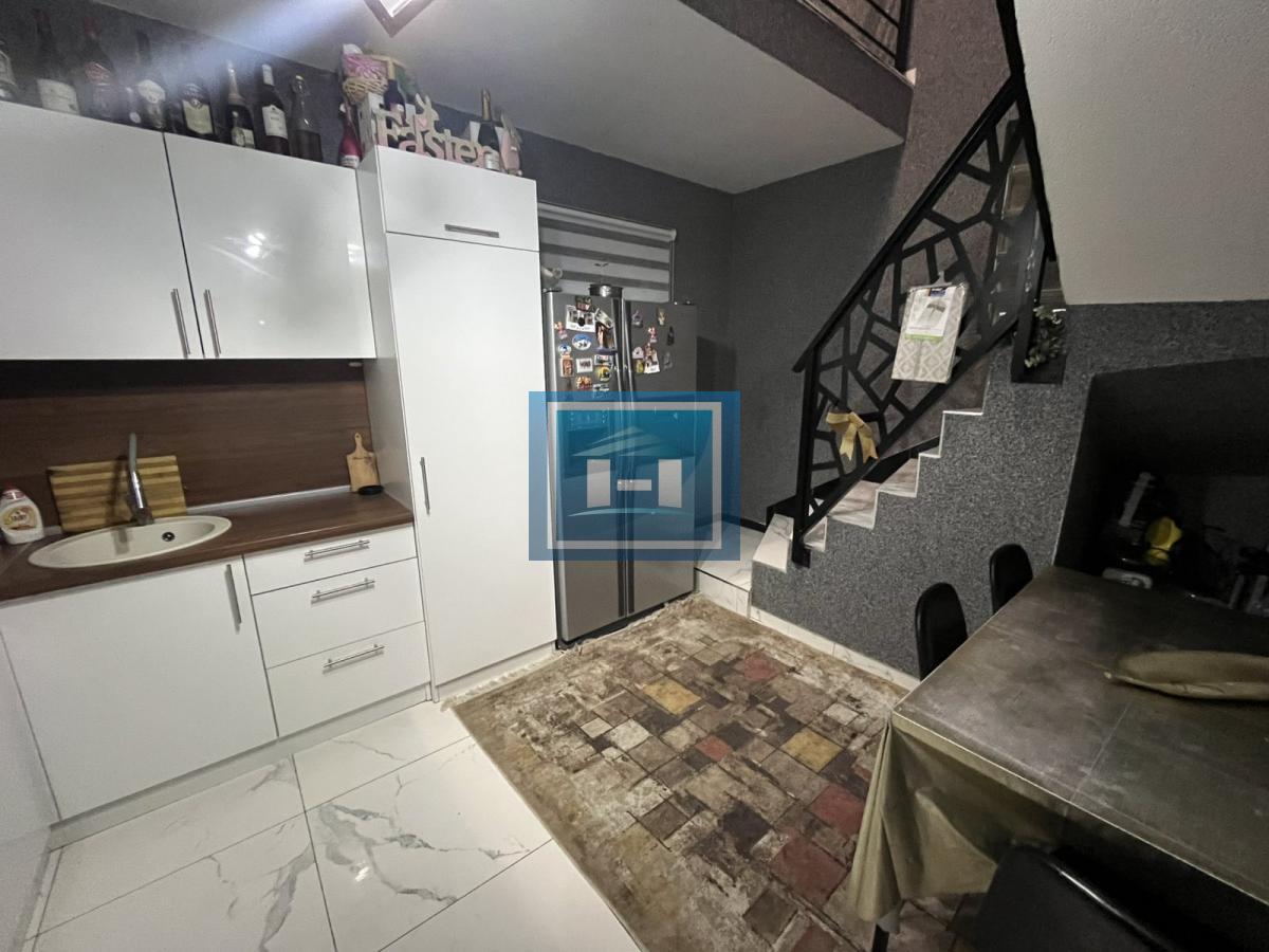 EKSKLUZIVNA PONUDA – Prostrana porodična kuća vrhunskog kvaliteta