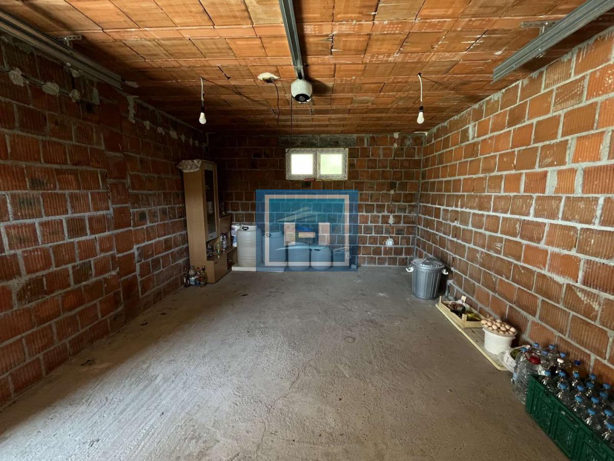 Na prodaju nova kuća 10 km od grada – legalizovana, useljiva i odmah dostupna