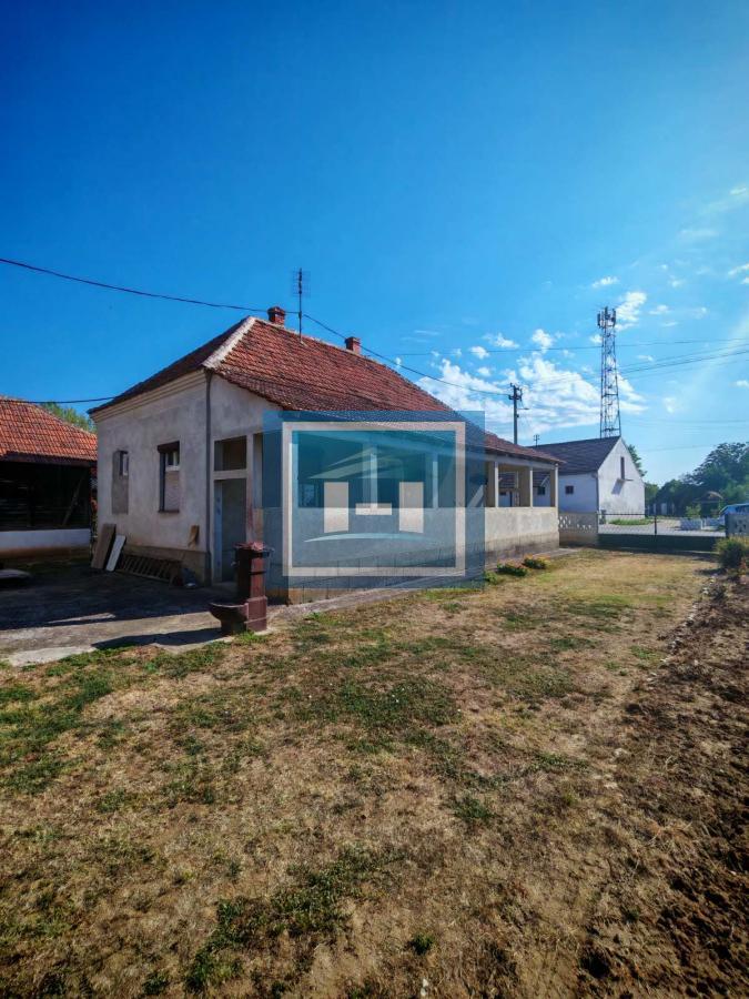 Na prodaju seosko domaćinstvo u Donjem Katunu