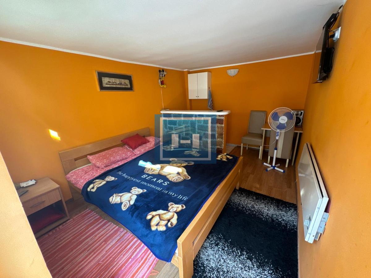 Kuća 90 m², 4 ulaza, 2 kupatila, dvorište – Admirala Geprata, centar Beograda