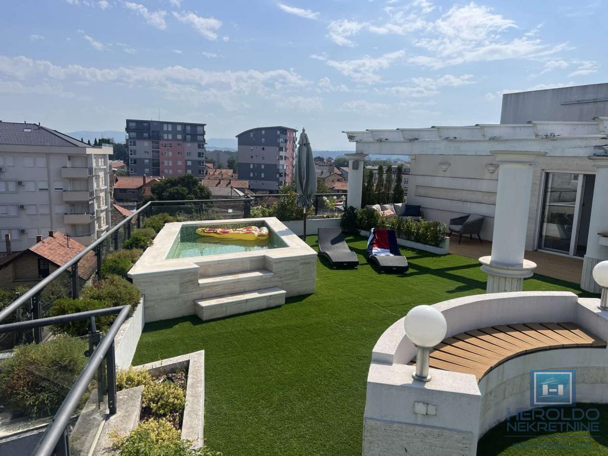 Život na vrhu – Ekskluzivni stan u srcu Ćuprije