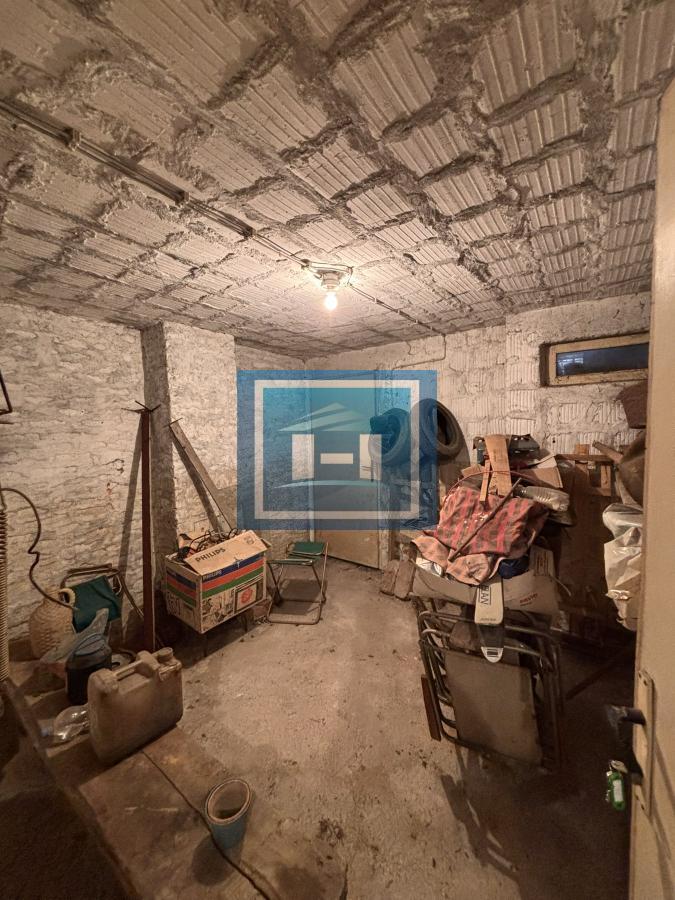 Stan na Strelištu sa podrumom i garažom - hitna prodaja!