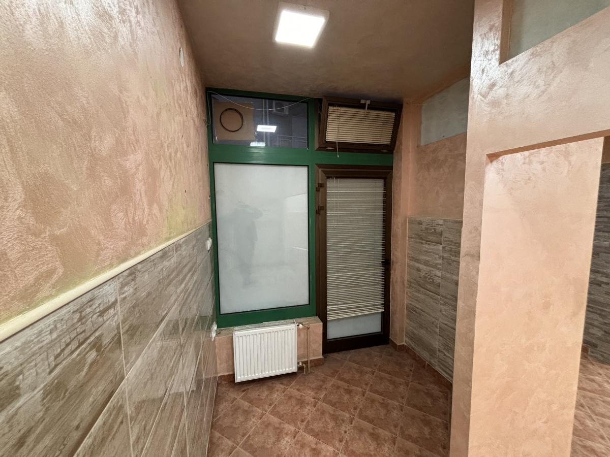 Izdaju se dva lokala spojena u jednom u centru Jagodine