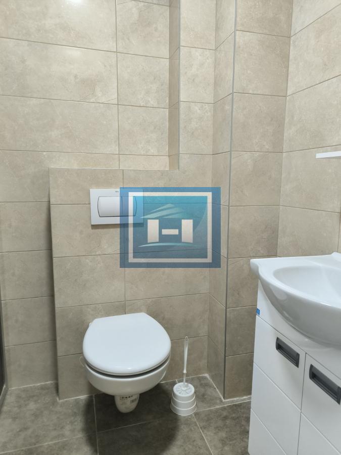 Izdaje se jednosoban stan u novogradnji – centar grada, sve novo!