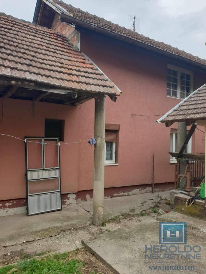 Kompletno seosko domaćinstvo u Sedlaru