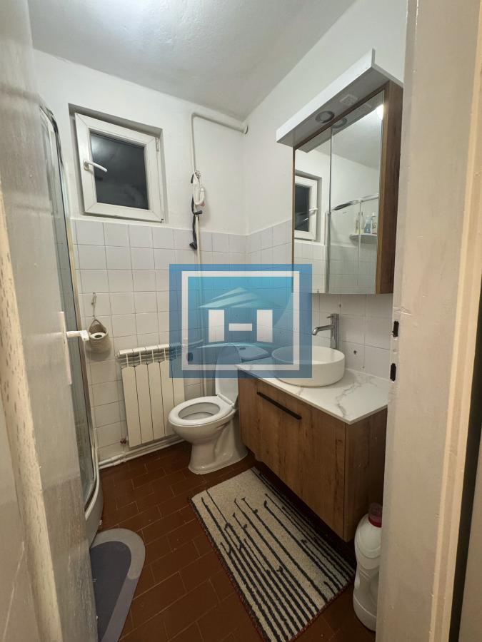 RENOVIRANA GARSONJERA U CENTRU RESAVICE