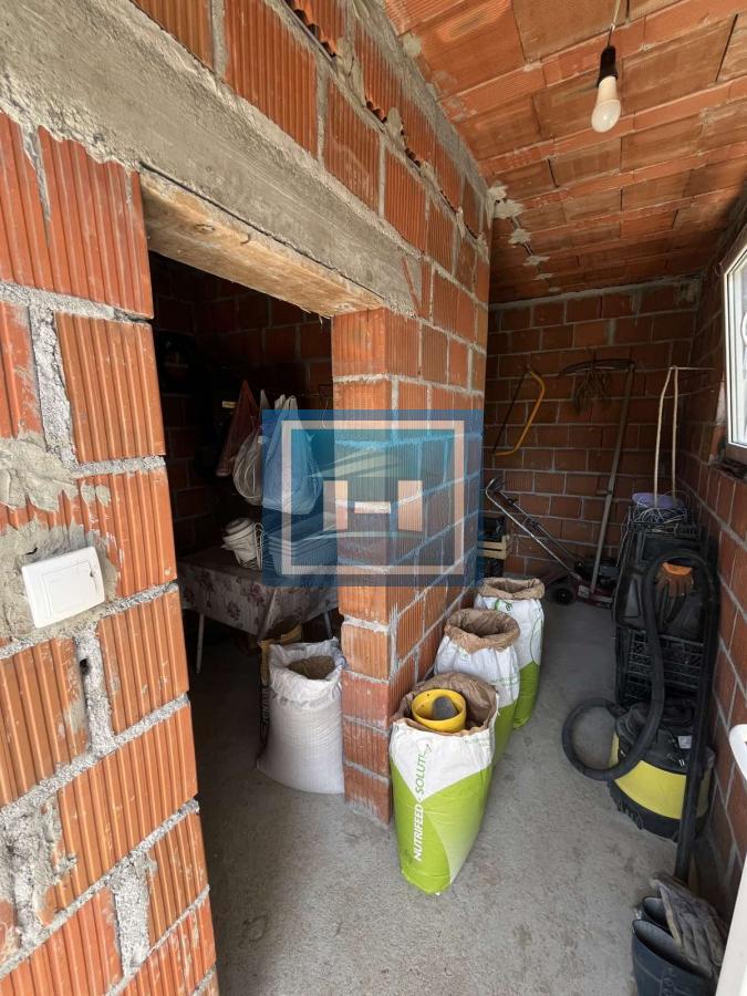 Na prodaju nova kuća 10 km od grada – legalizovana, useljiva i odmah dostupna