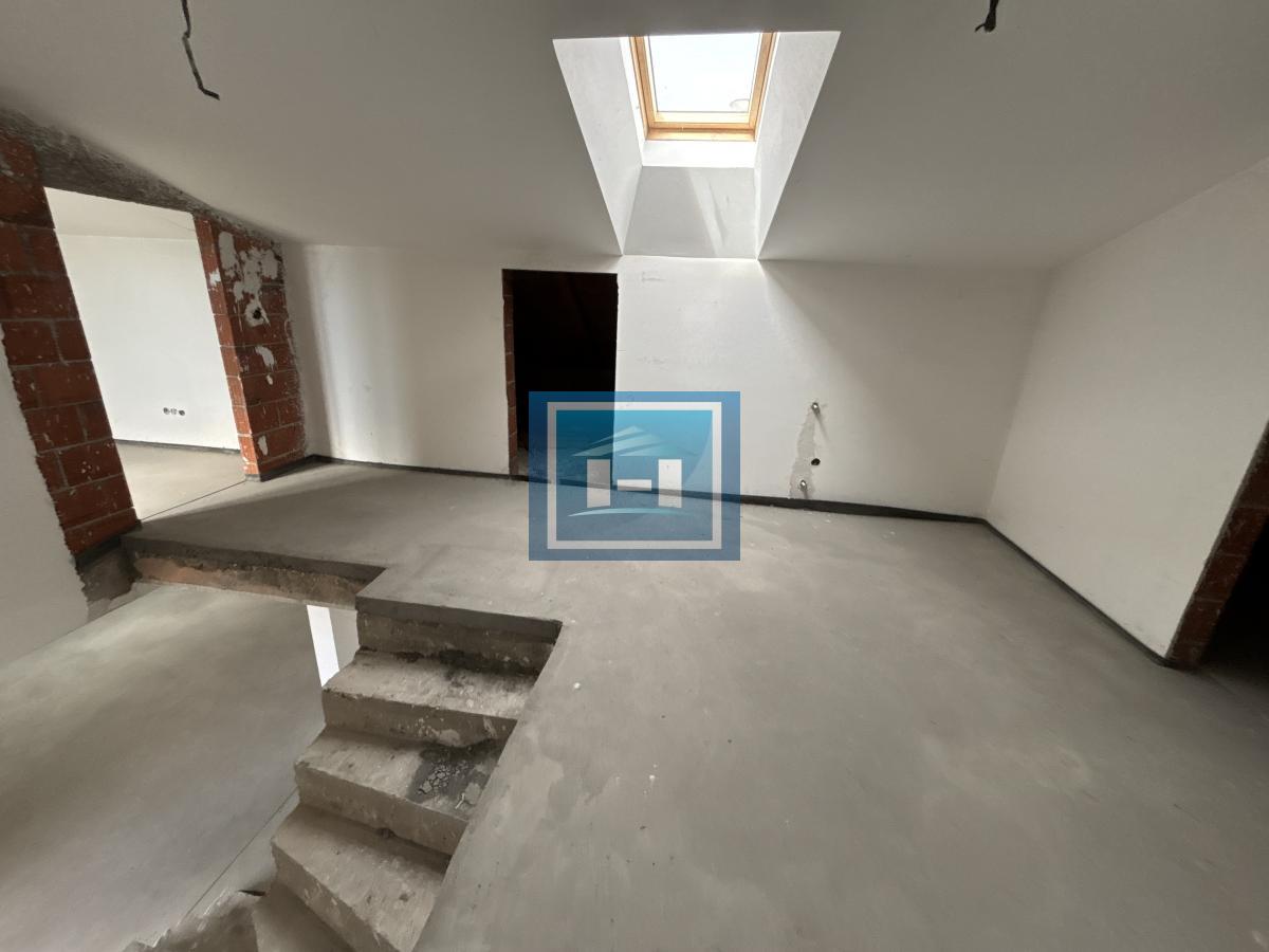 NA PRODAJU – PENTHOUSE U STROGOM CENTRU GRADA | 222 m² NA VRHU ZGRADE