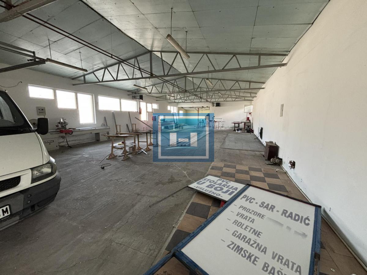 Hala 400 m² na placu od 36 ari – odlična investicija u Ribaru