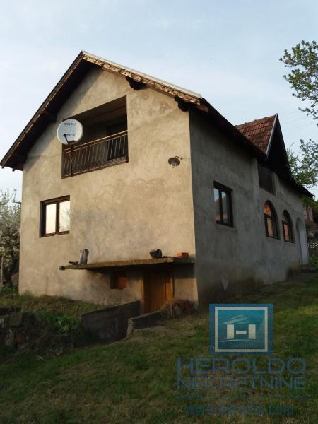 Kuća u Voljavču, kod škole