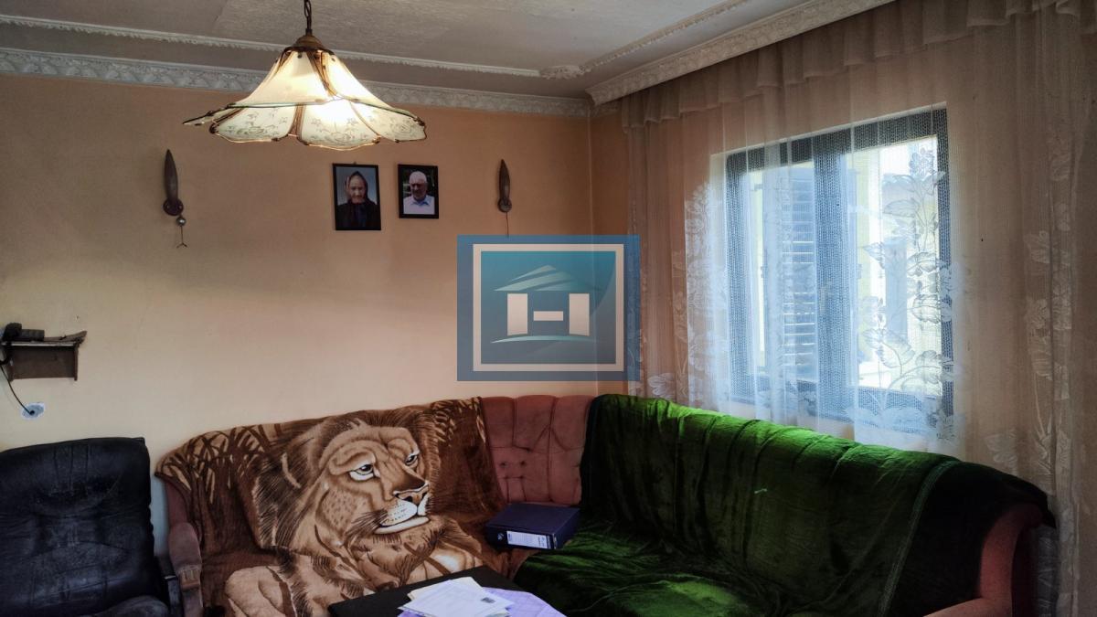 Kuća u centralnom delu Batočine pogodna za višečlane porodice