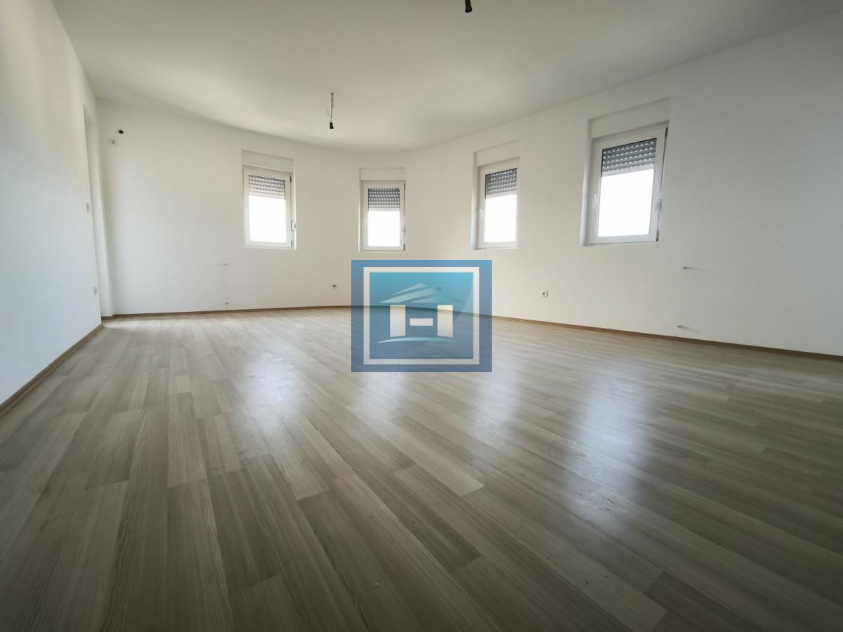 Na prodaju stan u novogradnji - Ćuprija