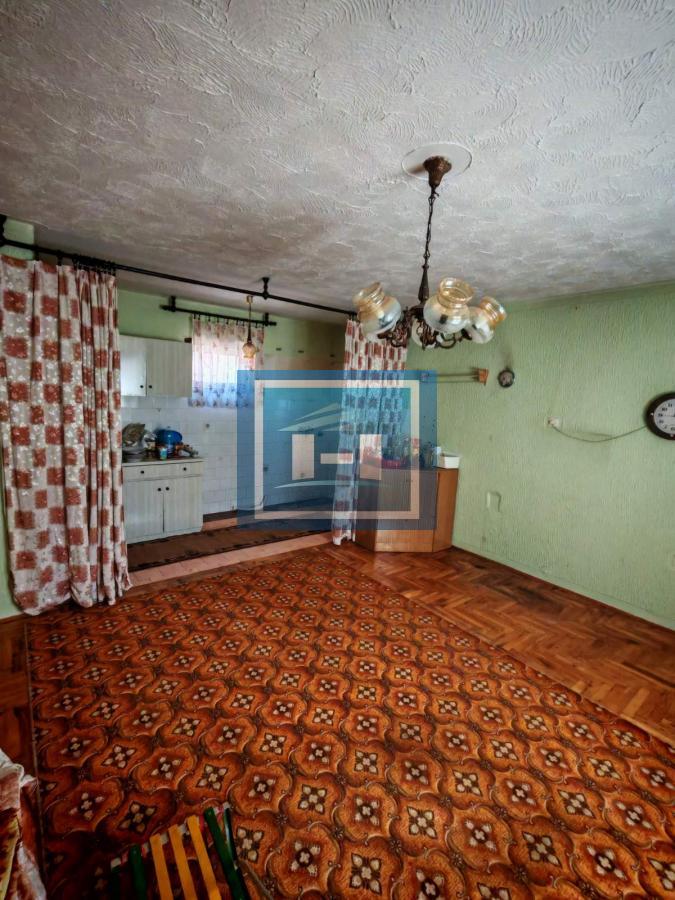 Kuća na idealnoj lokaciji sa ulaganjima