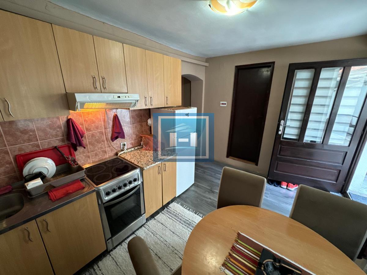 Kuća 90 m², 4 ulaza, 2 kupatila, dvorište – Admirala Geprata, centar Beograda