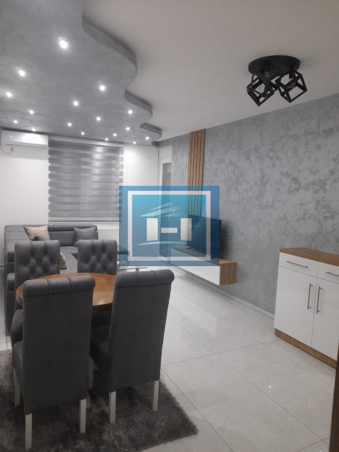 Prelep moderno opremljen jednosoban stan 45 m² – potpuno namešten, odmah useljiv