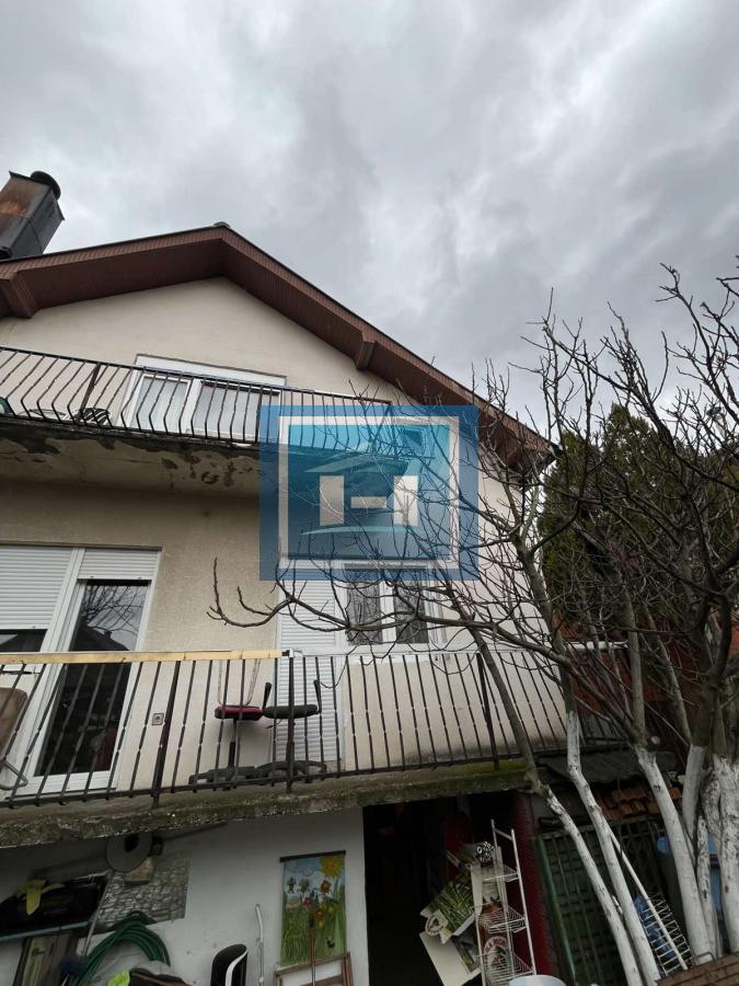 Velika kuća 200m² na mirnoj lokaciji – idealna za veću porodicu