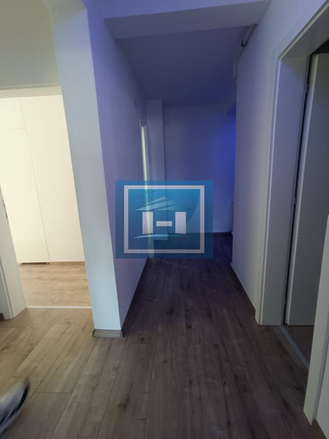 Prelep četverosoban stan kod Akva parka