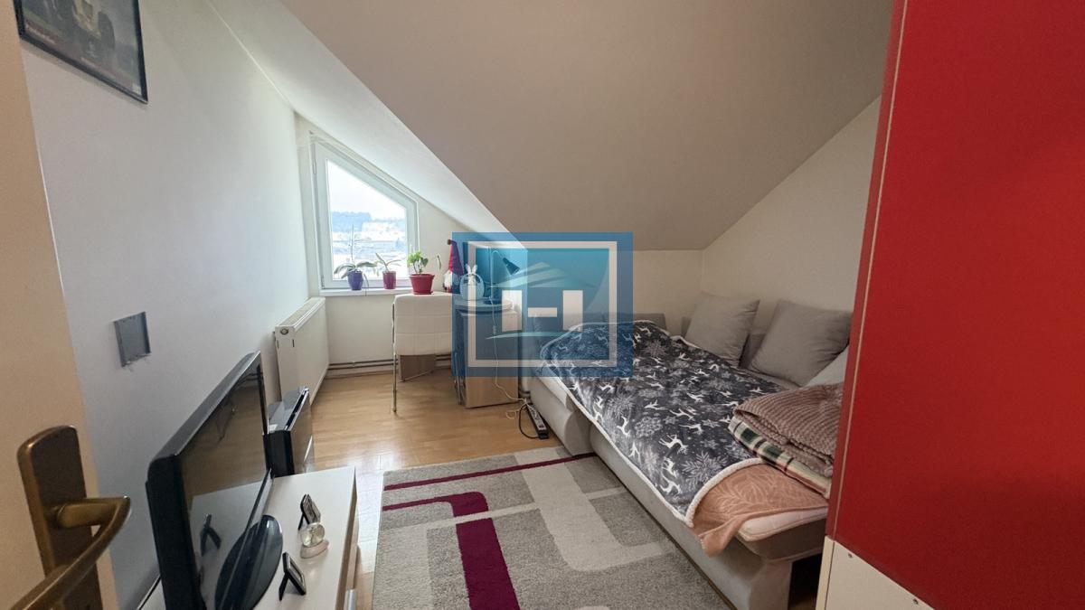 Na prodaju – Komforan porodični stan na odličnoj lokaciji