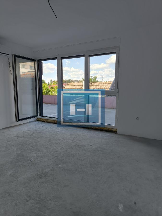 NA PRODAJU ZAVRŠEN STAN DIREKTNO OD INVESTITORA U CENTRU ĆUPRIJE