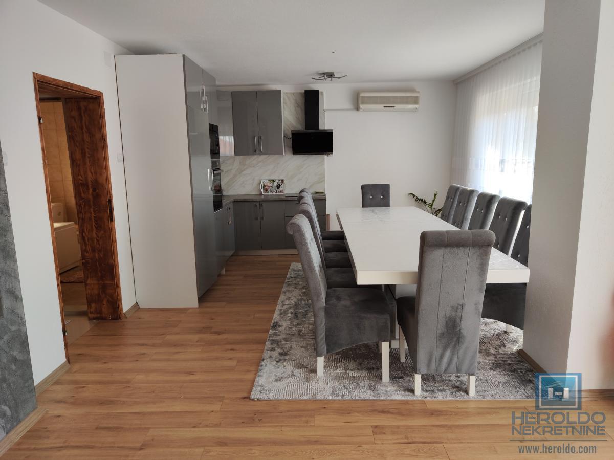 Prelepa nova kuća na Budžinom brdu