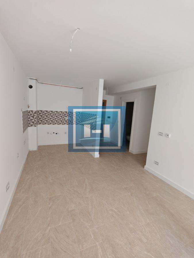 Odmah useljiv trosoban stan u novogradnji