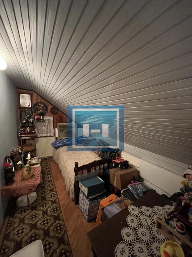 Velika kuća 200m² na mirnoj lokaciji – idealna za veću porodicu