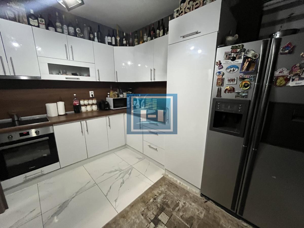 EKSKLUZIVNA PONUDA – Prostrana porodična kuća vrhunskog kvaliteta