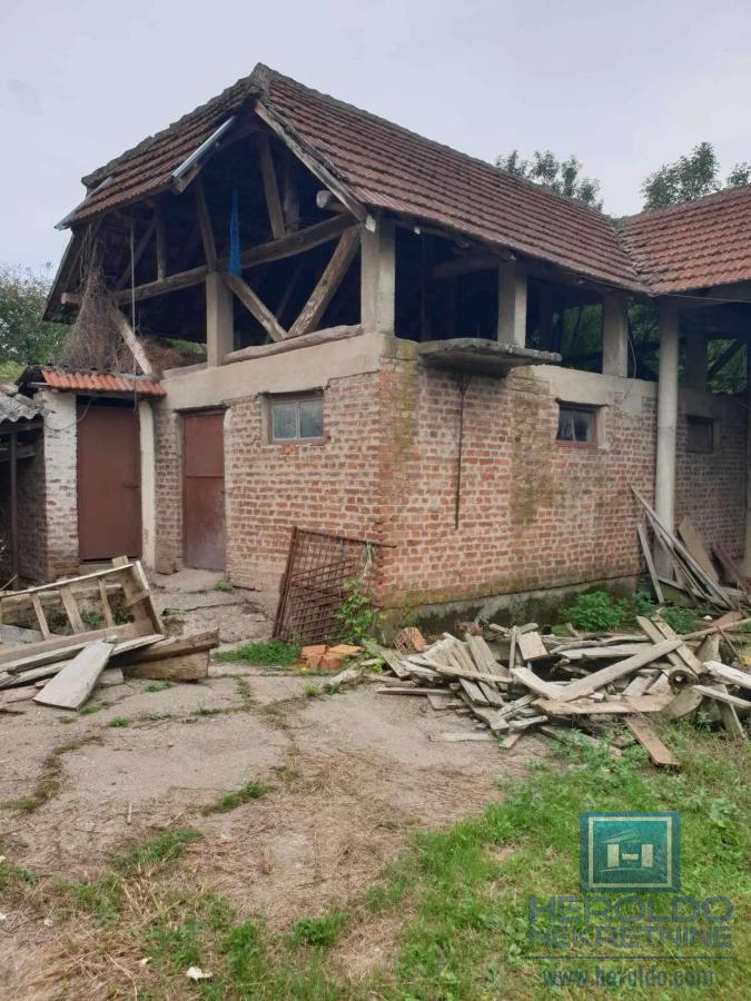 Kompletno seosko domaćinstvo u Sedlaru