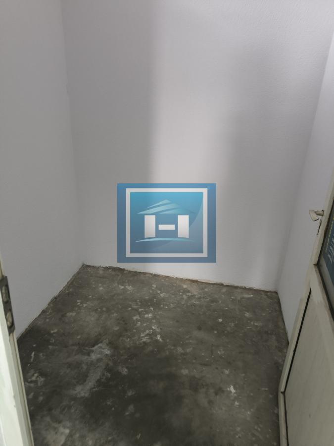 Top prilika za izdavanje! Poslovni prostor 230m² sa magacinom i parkingom!