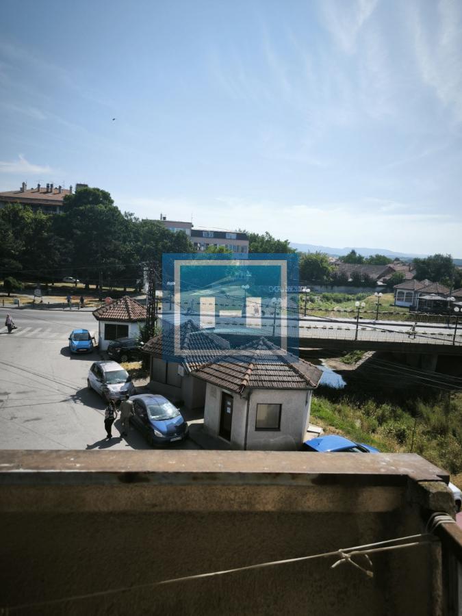 Tražiš stan za sređivanje? Lokacija TOP, potencijal OGROMAN!