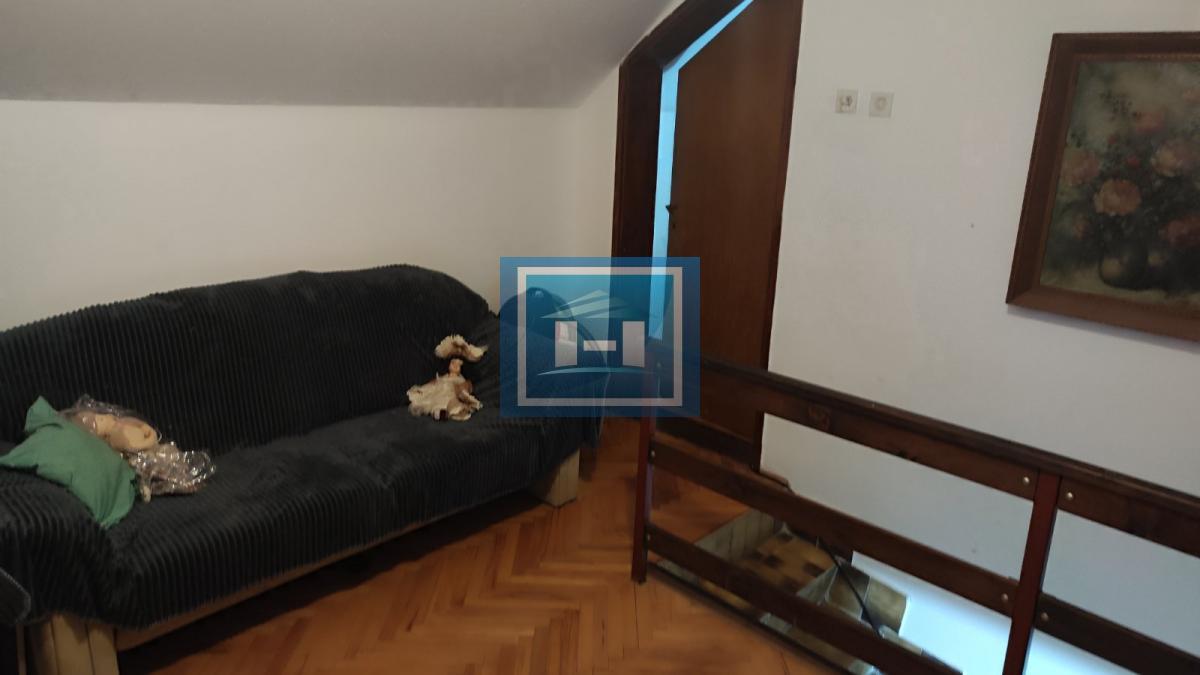 Kuća u okolini Jagodine na dva nivoa odmah useljiva sa svim priključcima