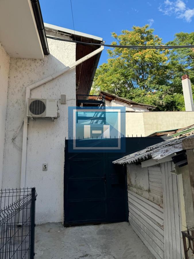 Kuća 90 m², 4 ulaza, 2 kupatila, dvorište – Admirala Geprata, centar Beograda