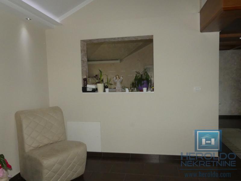 Lux stan sa galerijom, Akva park