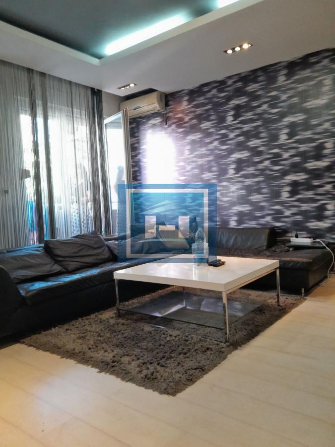 Na prodaju jednoiposoban stan – sam centar Kragujevca, pogled na crkvu!