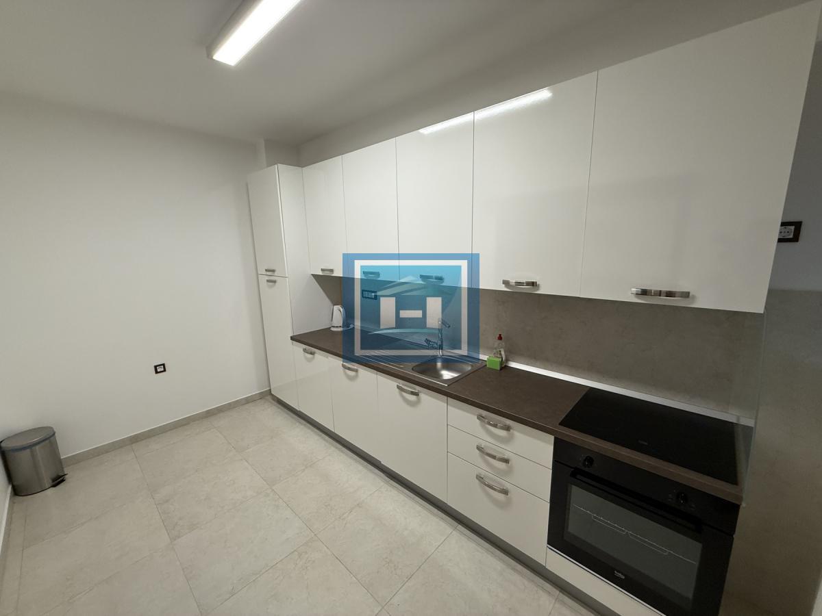 Veći luksuzan, namešten stan u Wing kompleksu