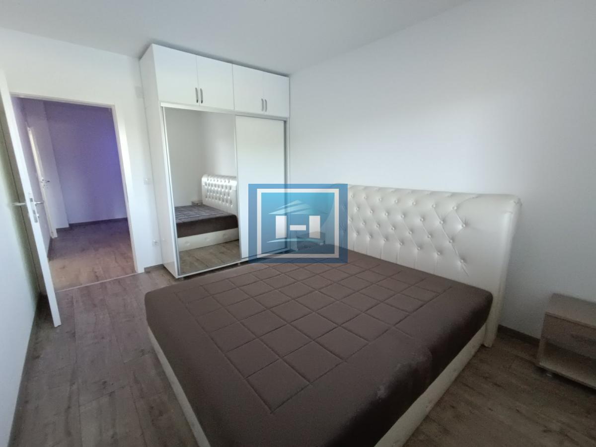 Prelep četverosoban stan kod Akva parka