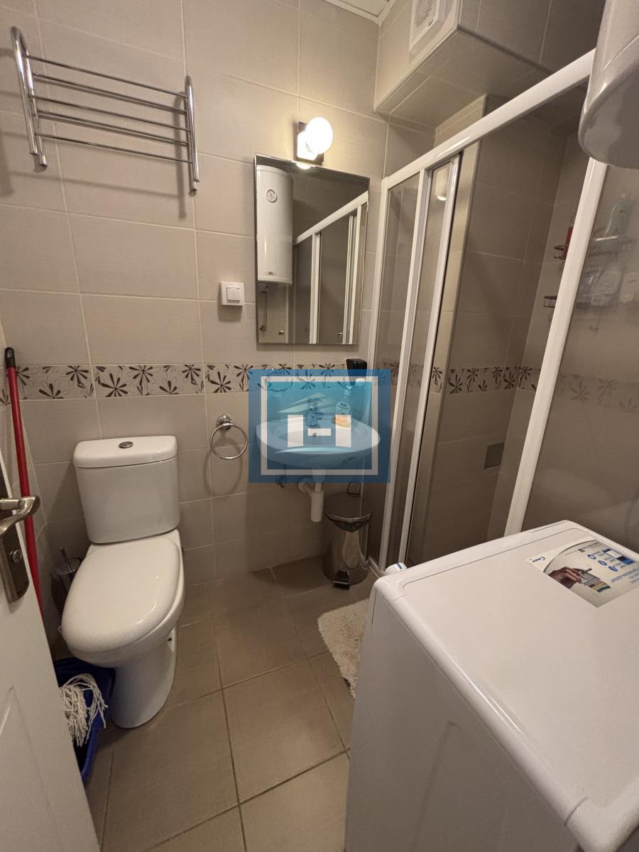 Izdajemo kompletno namešten  dvosoban stan u Wingu