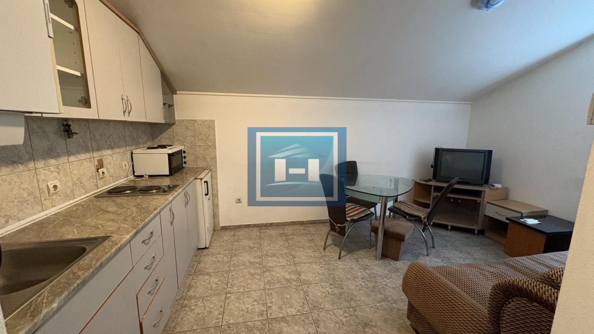 Prodaje se namešten stan od 37m² – Odlična lokacija, idealan za investiciju!