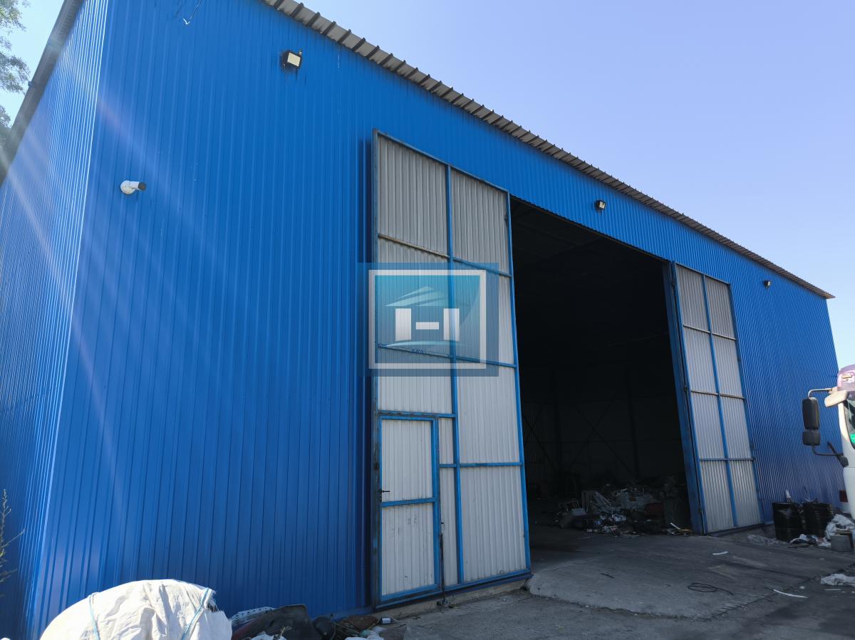 Idealno za preduzetnike – Kuća sa halom i vagom do 60 tona!