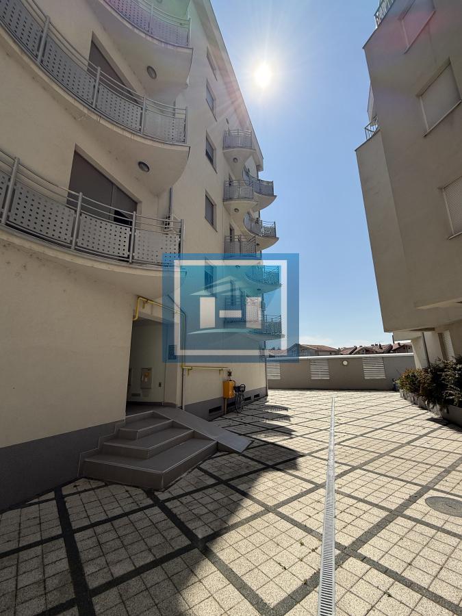 Veći luksuzan, namešten stan u Wing kompleksu