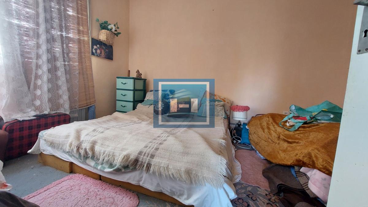 Na prodaju stan sa dvorištem – Bor, 10 min od centra