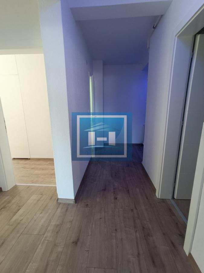 Prelep četverosoban stan kod Akva parka