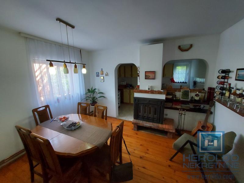 Komforna kuća od 100m2 u Rakitovu