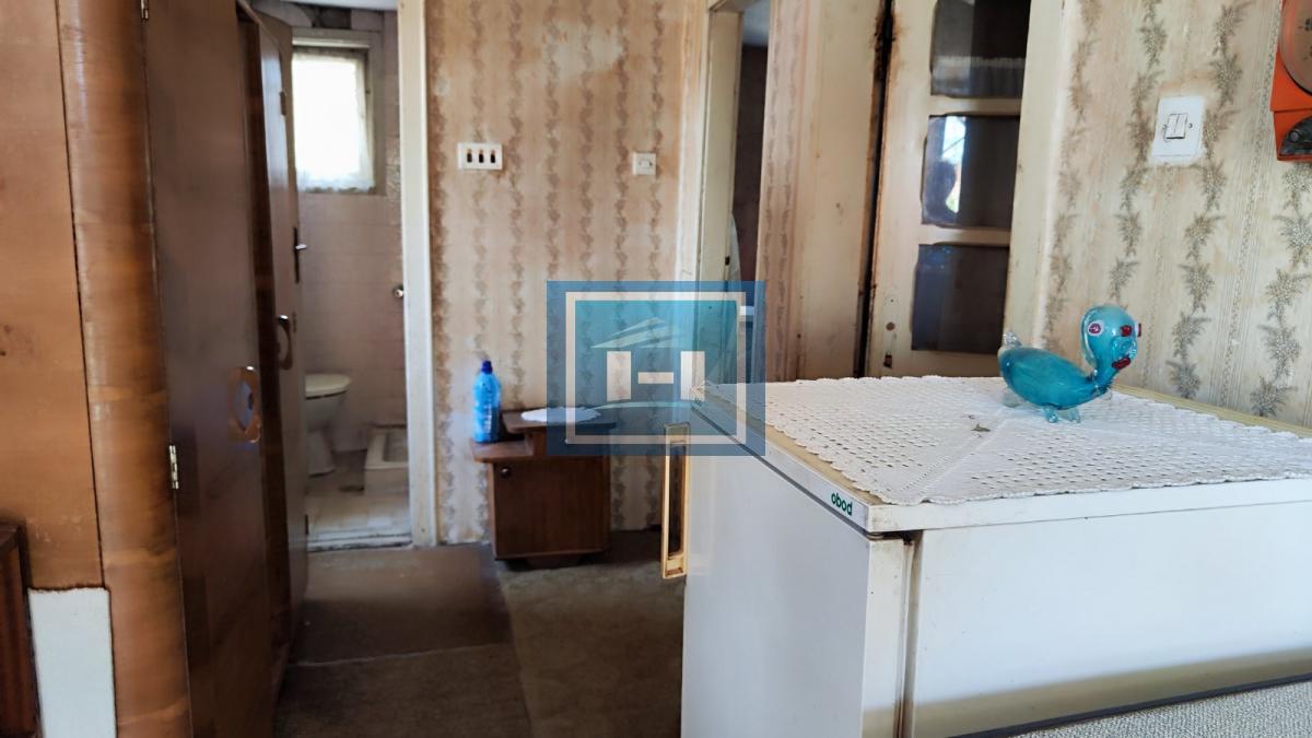 Domaćinstvo u okolini Jagodine sa 4 objekta na prostarom placu od 47 ari