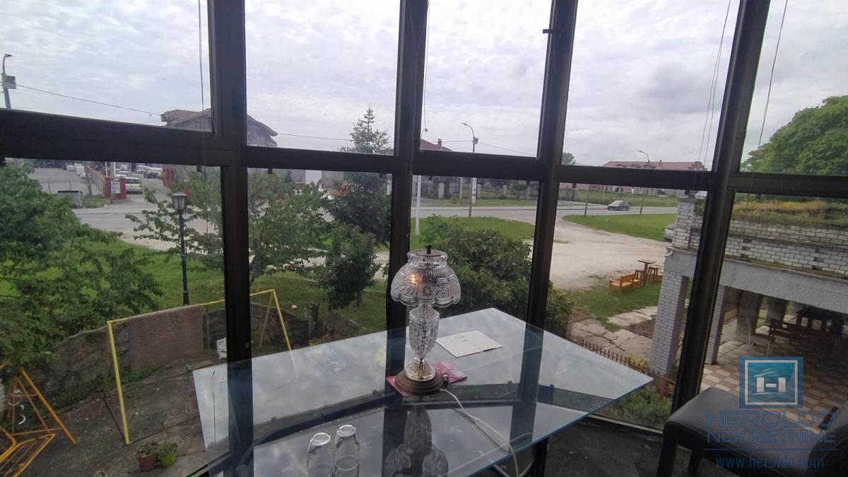 Poslovna zgrada, jedinstvena ponuda salon nameštaja za izdavanje