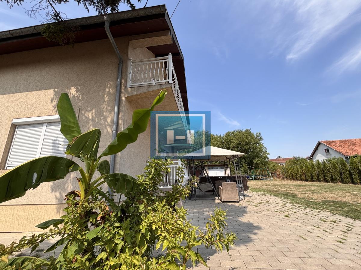 EKSKLUZIVNA PONUDA – Prostrana porodična kuća vrhunskog kvaliteta