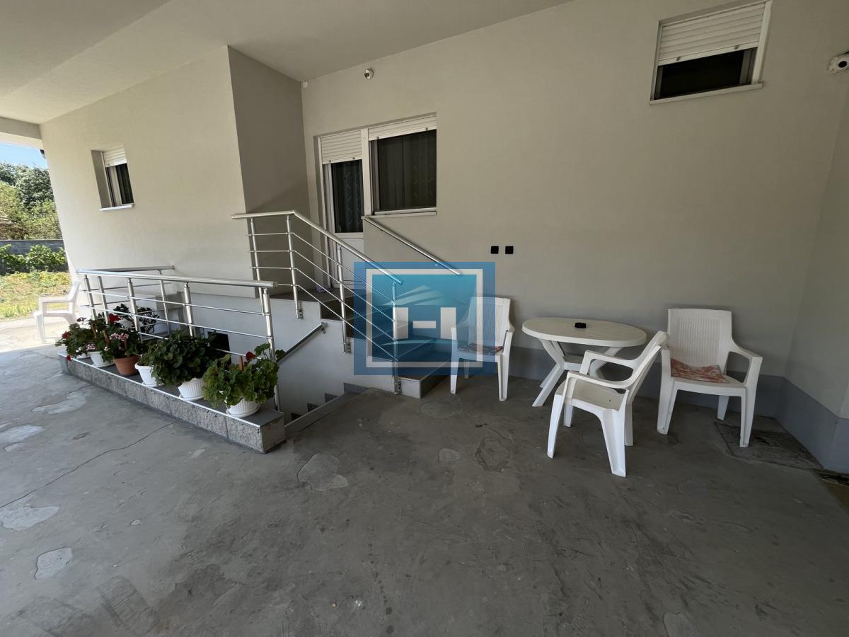 Na prodaju nova kuća 10 km od grada – legalizovana, useljiva i odmah dostupna