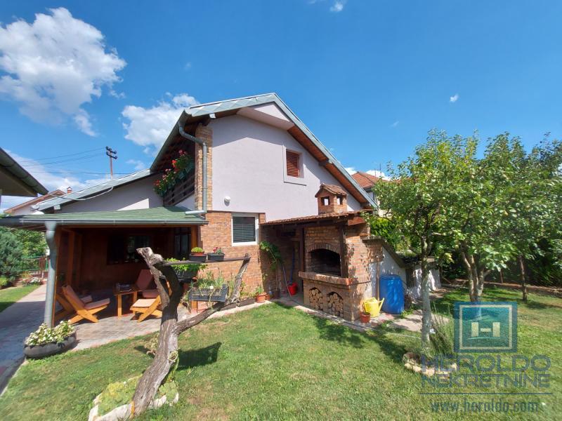 Komforna kuća od 100m2 u Rakitovu